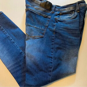Nickel & Iron men’s distressed, classic 5 pocket blue jeans 36/32. Cotton 99%.